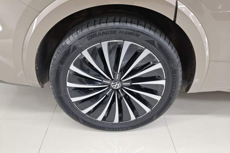 Used Volkswagen Viloran 2022 380TSI Prestige Edition Right Rear Wheel Hub