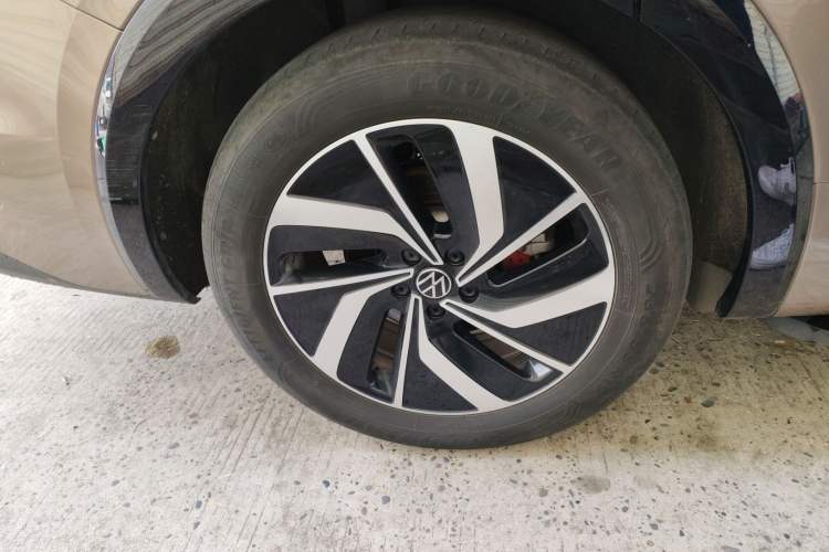 Used Volkswagen Viloran 2022 380TSI Luxury Edition Right Rear Wheel Hub