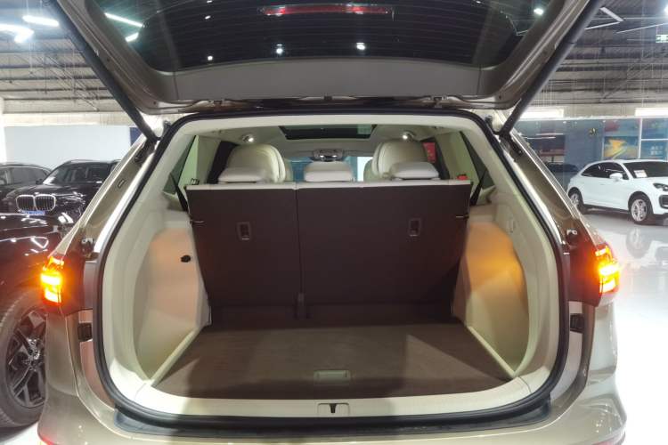 Used Volkswagen Viloran 2022 380TSI Prestige Edition Trunk