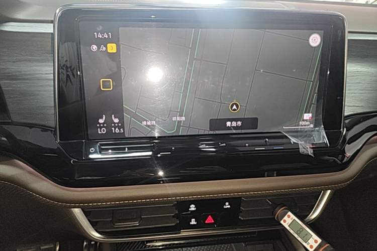 Used Volkswagen Viloran 2023 380TSI Luxury Edition Audio And AC Panel