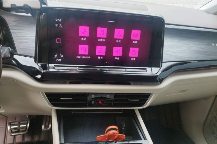 Used Volkswagen Viloran 2023 380TSI Prestige Edition Audio And AC Panel