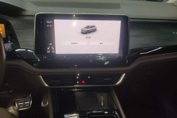 Used Volkswagen Viloran 2023 380TSI Prestige Edition Audio And AC Panel