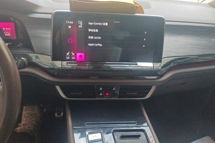 Used Volkswagen Viloran 2023 Revised Version 380TSI Luxury Edition Audio And AC Panel