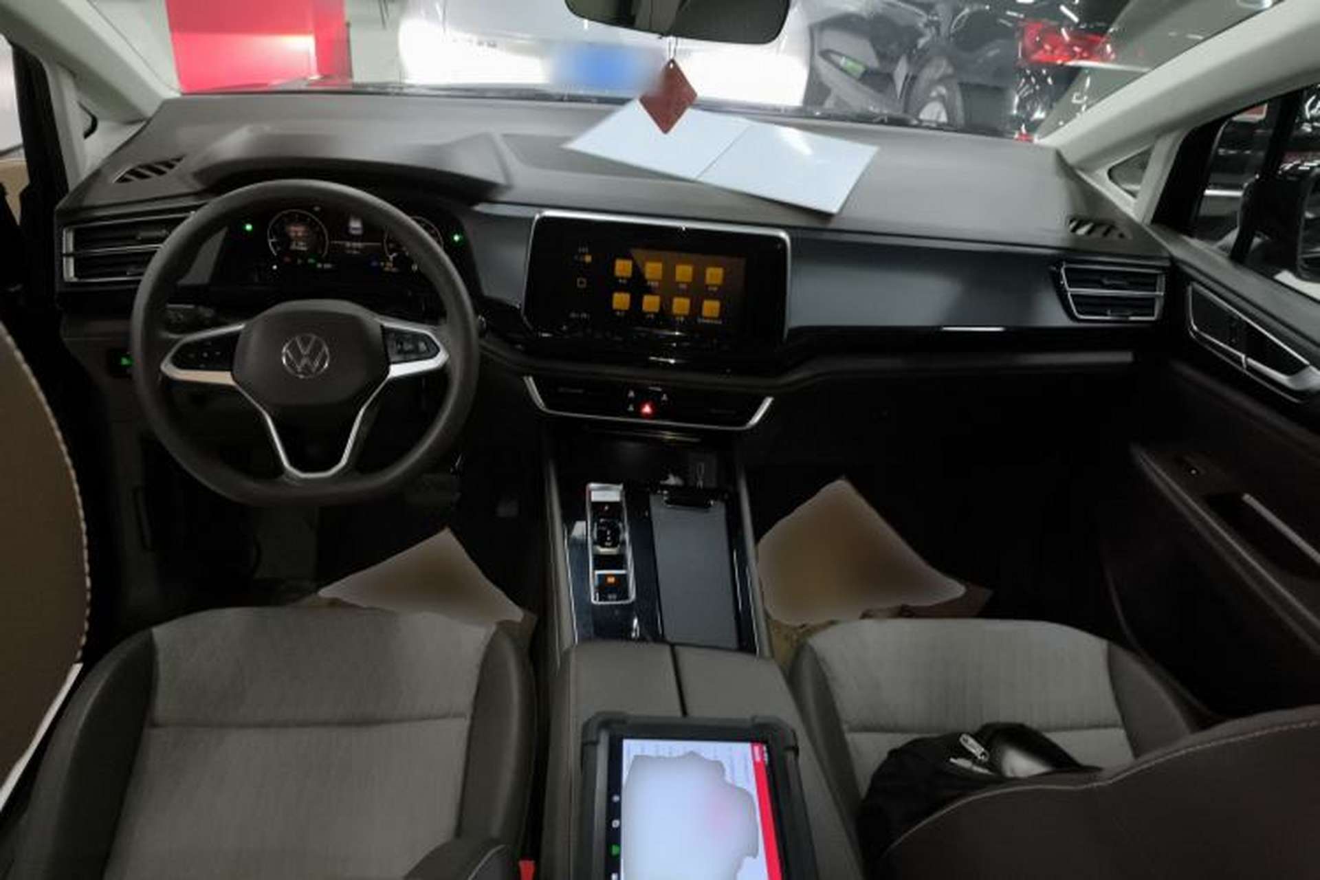 Used Volkswagen Viloran 2023 Revised 330TSI Business Edition Center Console