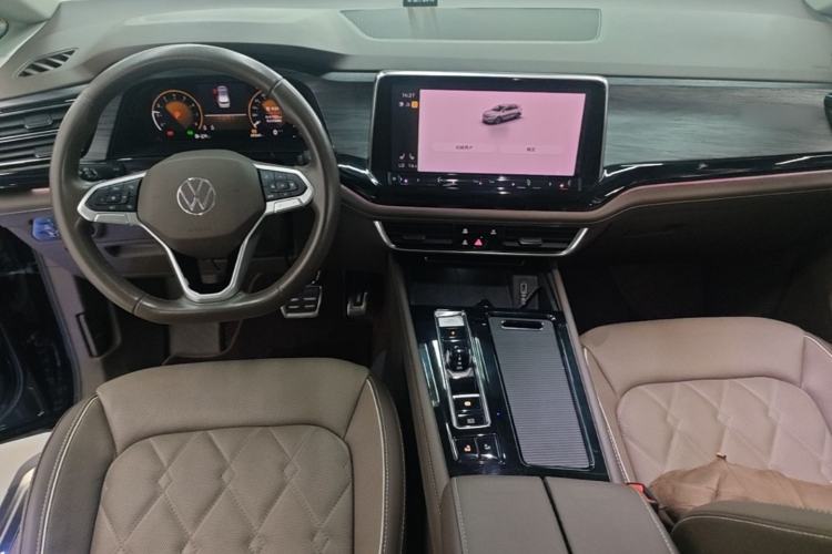 Used Volkswagen Viloran 2023 380TSI Prestige Edition Center Console