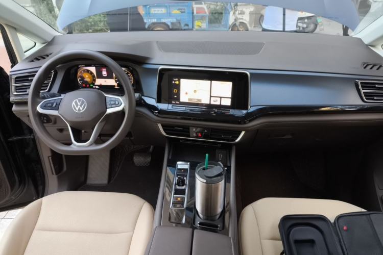 Used Volkswagen Viloran 2023 Revised 330TSI Business Edition Center Console