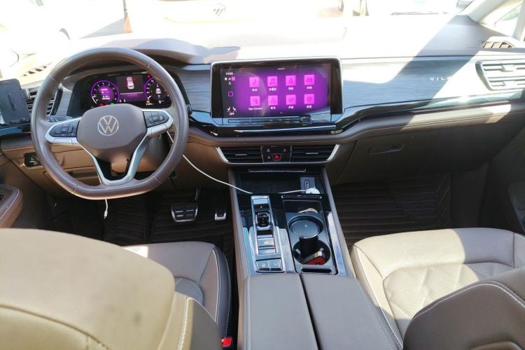 Used Volkswagen Viloran 2023 380TSI Prestige Edition Center Console