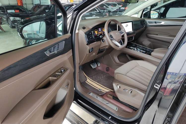 Used Volkswagen Viloran 2023 Revised Version 380TSI Luxury Edition Driver Seat
