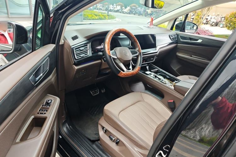 Used Volkswagen Viloran 2023 Revised Version 380TSI Luxury Edition Driver Seat