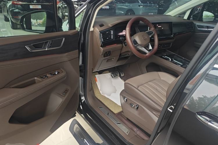 Used Volkswagen Viloran 2023 380TSI Luxury Edition Driver Seat