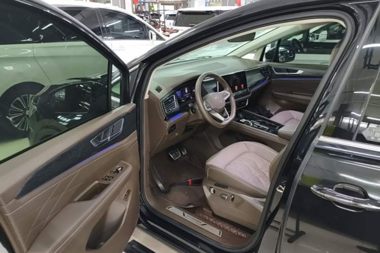 Used Volkswagen Viloran 2023 380TSI Prestige Edition Driver Seat