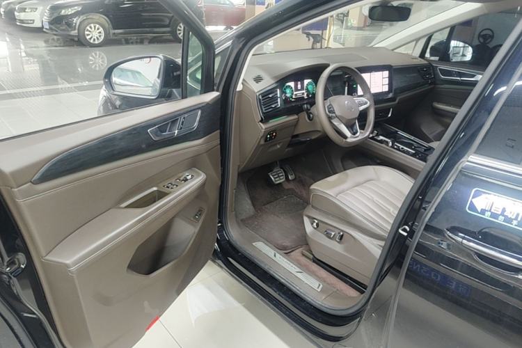 Used Volkswagen Viloran 2023 Revised Version 380TSI Luxury Edition Driver Seat