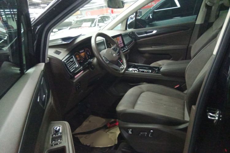 Used Volkswagen Viloran 2023 Facelift 330TSI Luxury Edition Driver Seat
