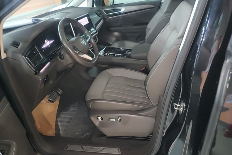 Used Volkswagen Viloran 2023 380TSI Luxury Edition Driver Seat
