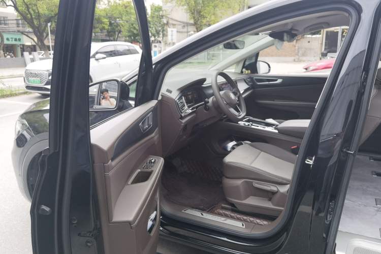 Used Volkswagen Viloran 2023 Revised 330TSI Business Edition Driver Seat