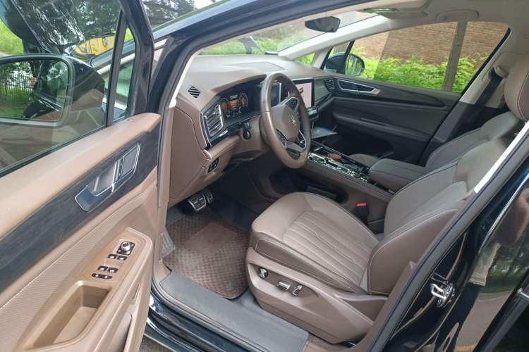 Used Volkswagen Viloran 2023 380TSI Luxury Edition Driver Seat