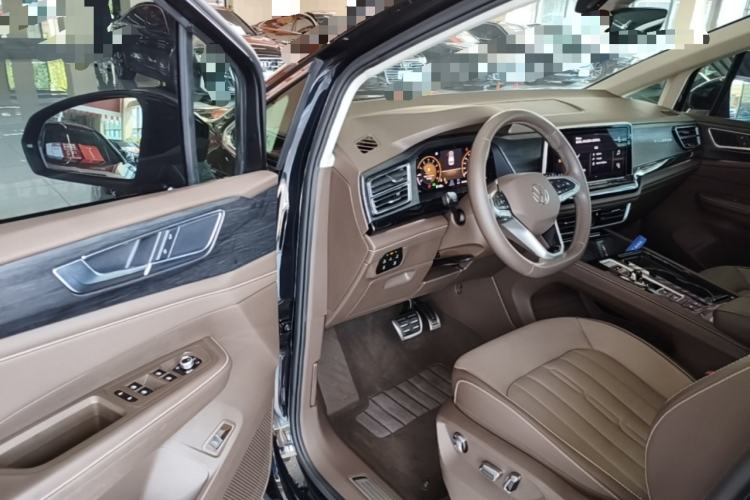 Used Volkswagen Viloran 2023 380TSI Luxury Edition Driver Seat