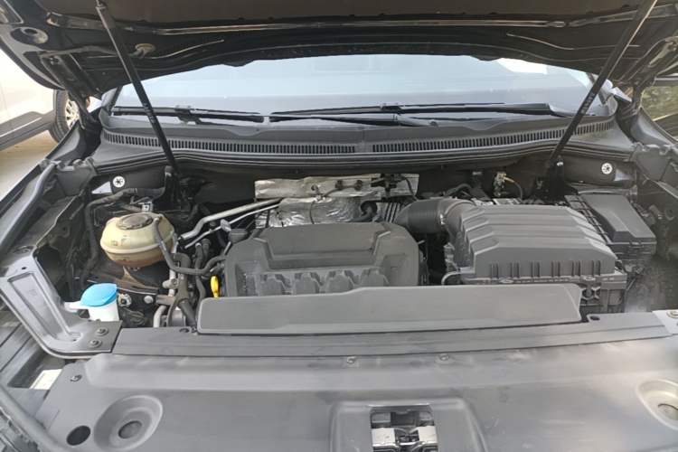 Used Volkswagen Viloran 2023 380TSI Prestige Edition Engine Bay