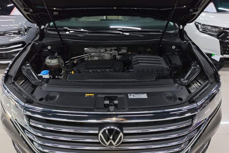 Used Volkswagen Viloran 2023 Revised Version 380TSI Luxury Edition Engine Bay