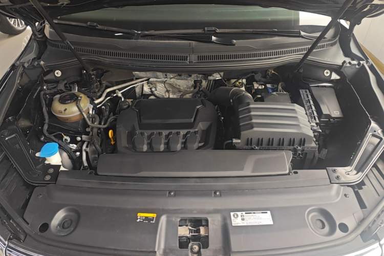 Used Volkswagen Viloran 2023 380TSI Luxury Edition Engine Bay