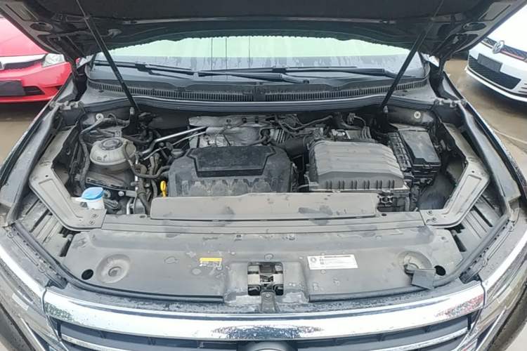 Used Volkswagen Viloran 2023 Revised 330TSI Business Edition Engine Bay