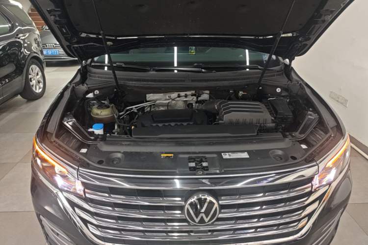Used Volkswagen Viloran 2023 380TSI Prestige Edition Engine Bay