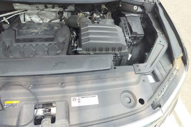 Used Volkswagen Viloran 2023 Revised 380TSI Prestige Edition Engine Bay Left