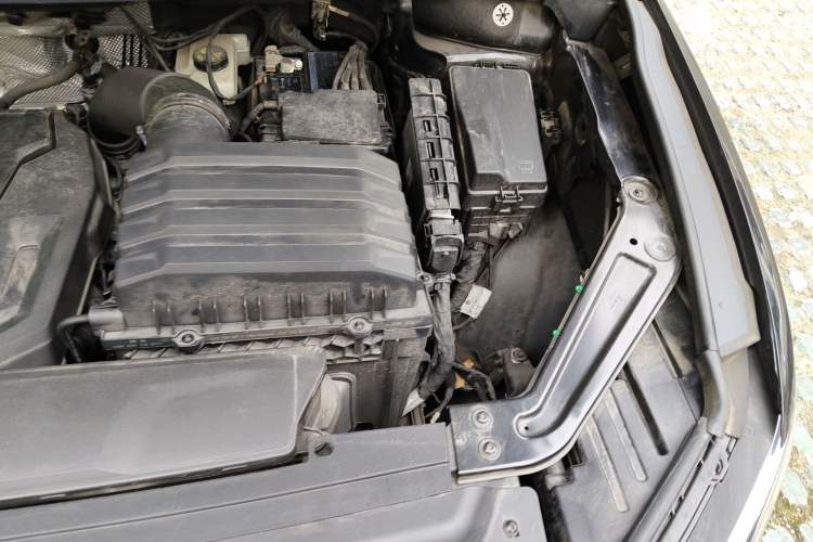 Used Volkswagen Viloran 2023 Revised Version 380TSI Luxury Edition Engine Bay Left