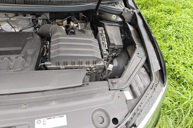 Used Volkswagen Viloran 2023 380TSI Prestige Edition Engine Bay Left