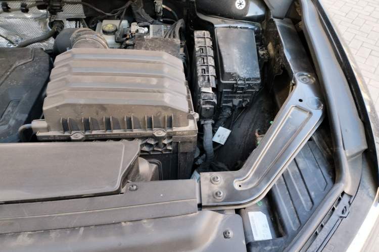 Used Volkswagen Viloran 2023 Revised 380TSI Prestige Edition Engine Bay Left