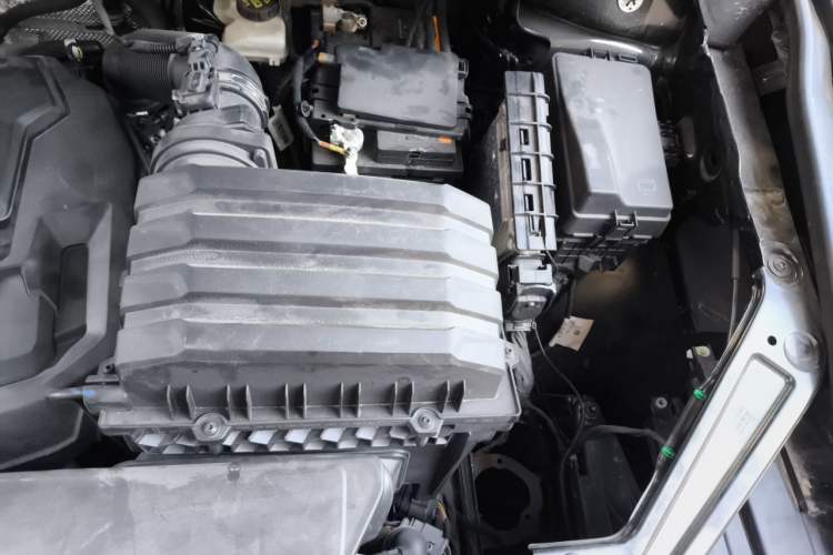 Used Volkswagen Viloran 2023 Revised 330TSI Business Edition Engine Bay Left