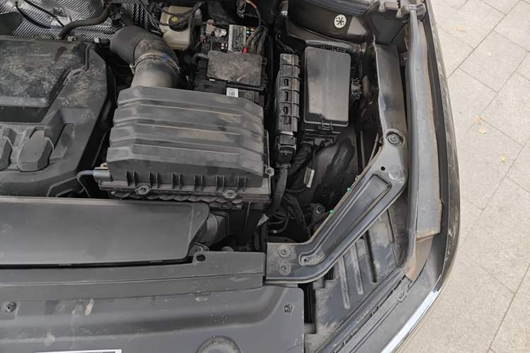 Used Volkswagen Viloran 2023 Revised Version 380TSI Luxury Edition Engine Bay Left
