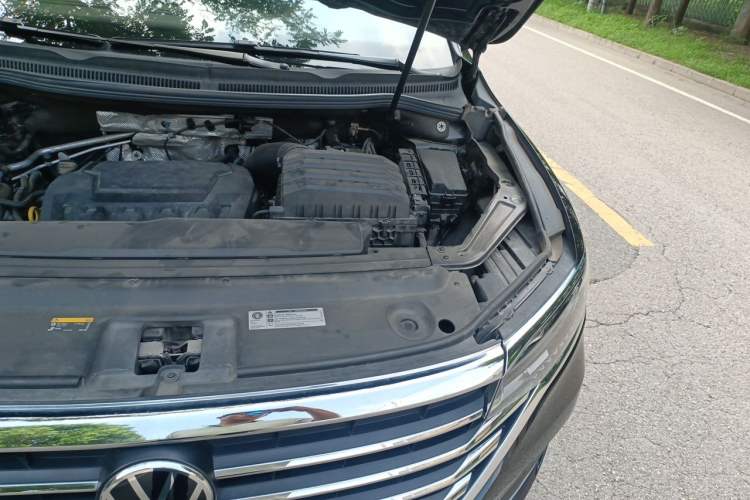 Used Volkswagen Viloran 2023 380TSI Luxury Edition Engine Bay Left