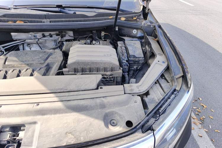 Used Volkswagen Viloran 2023 Revised Version 380TSI Luxury Edition Engine Bay Left