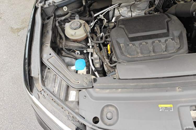 Used Volkswagen Viloran 2023 380TSI Prestige Edition Engine Bay Right