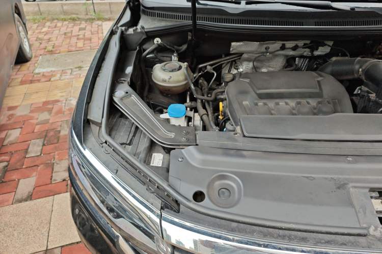 Used Volkswagen Viloran 2023 Revised 380TSI Prestige Edition Engine Bay Right
