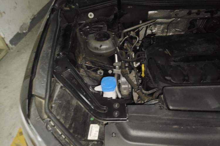 Used Volkswagen Viloran 2023 380TSI Prestige Edition Engine Bay Right