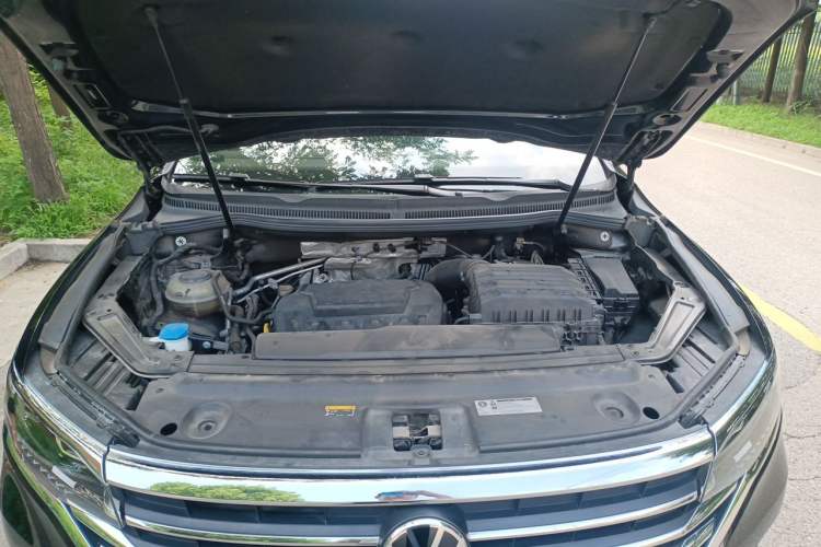 Used Volkswagen Viloran 2023 380TSI Luxury Edition Engine Bay