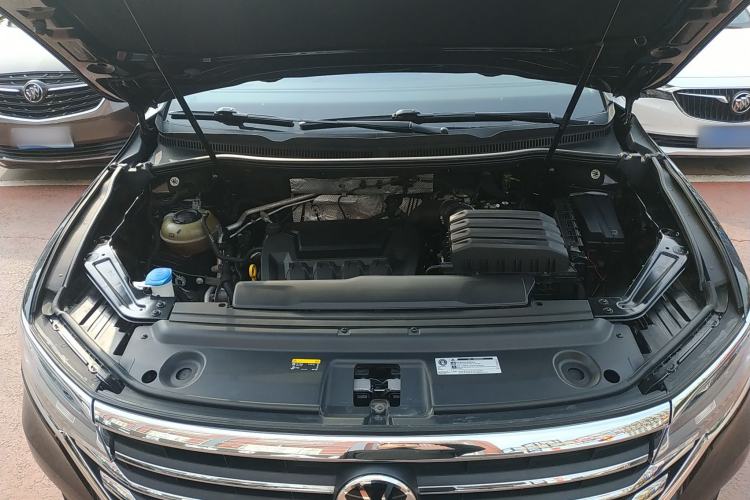 Used Volkswagen Viloran 2023 380TSI Luxury Edition Engine Bay