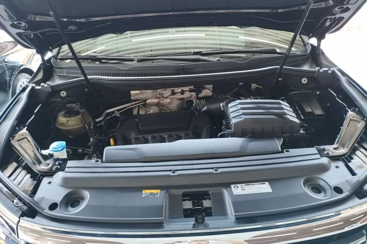 Used Volkswagen Viloran 2023 380TSI Luxury Edition Engine Bay