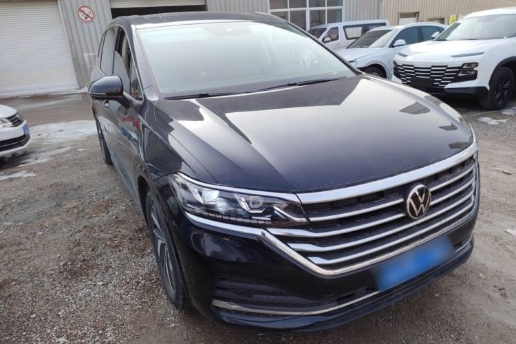 Used Volkswagen Viloran 2023 330TSI Luxury Edition Exterior 1
