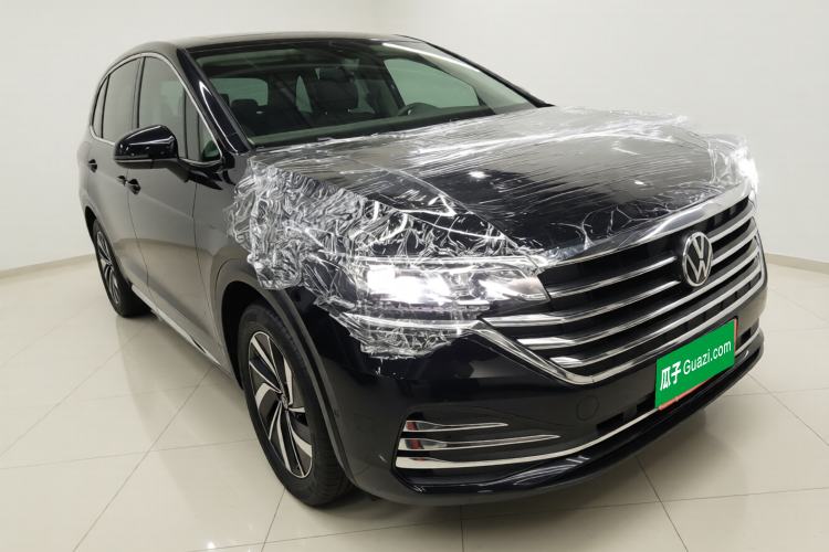 Used Volkswagen Viloran 2023 Facelift 330TSI Luxury Edition Exterior 1