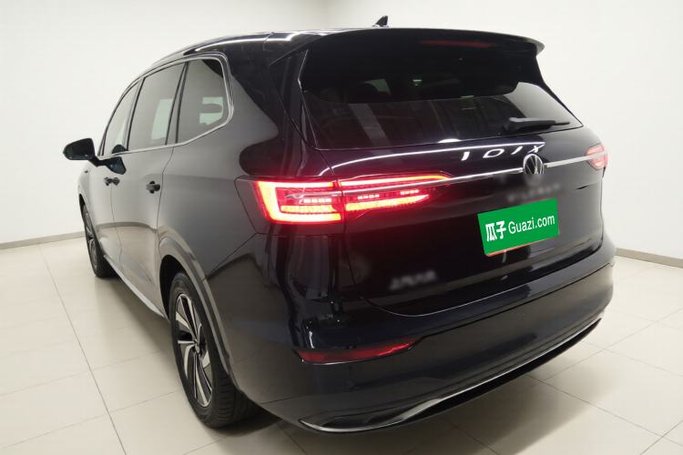 Used Volkswagen Viloran 2023 Facelift 330TSI Luxury Edition Exterior 2