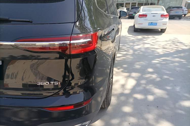 Used Volkswagen Viloran 2023 380TSI Prestige Edition Exterior 3