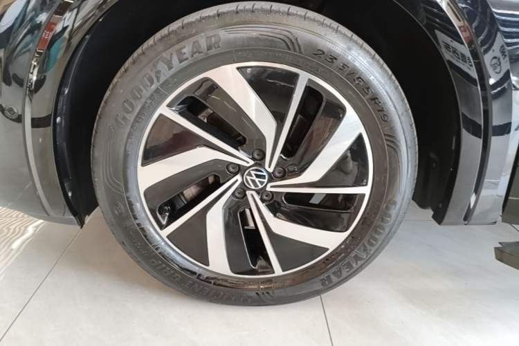 Used Volkswagen Viloran 2023 380TSI Luxury Edition Exterior 4