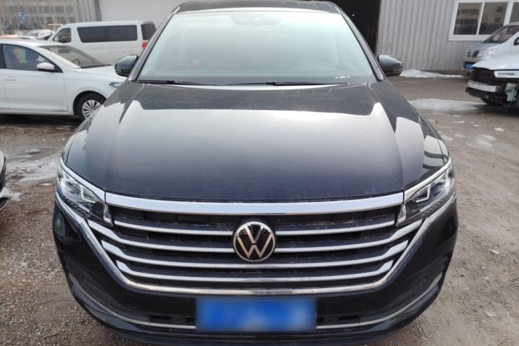 Used Volkswagen Viloran 2023 330TSI Luxury Edition Front