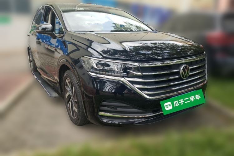 Used Volkswagen Viloran 2023 380TSI Luxury Edition Front Right 45 Deg