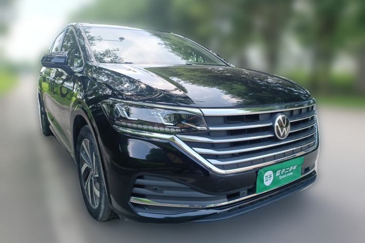 Used Volkswagen Viloran 2023 380TSI Luxury Edition Front Right 45 Deg