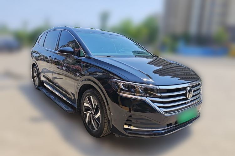 Used Volkswagen Viloran 2023 330TSI Luxury Edition Front Right 45 Deg