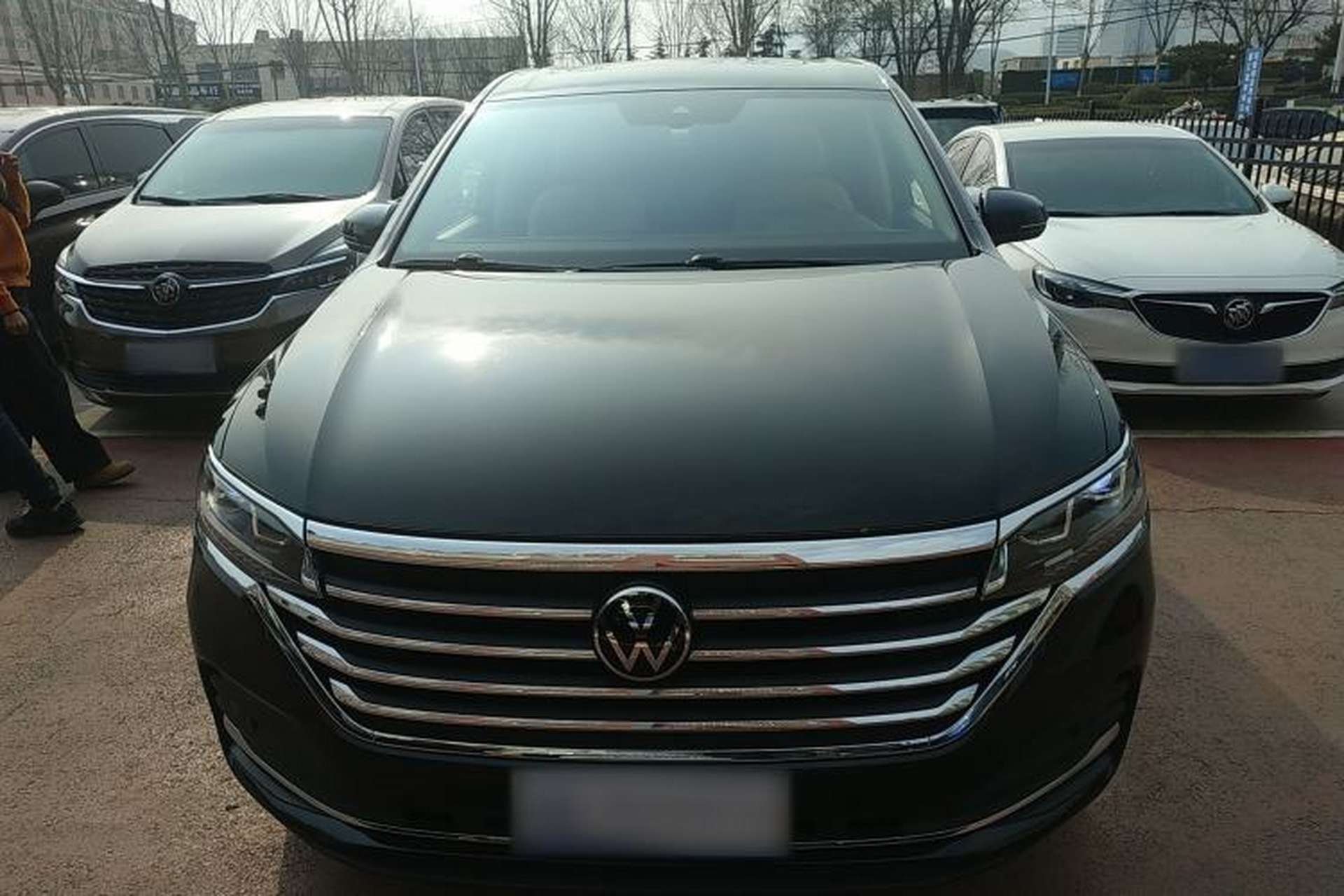 Used Volkswagen Viloran 2023 380TSI Luxury Edition Front